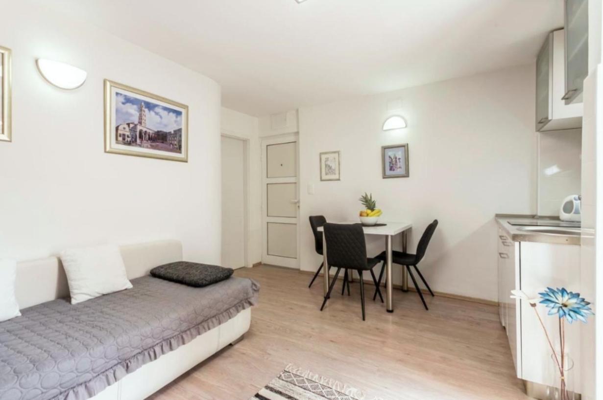 Iron Gates Apartments Сплит Екстериор снимка